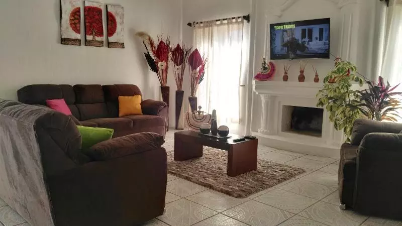 Lia Ajijic  Lakeside B&b