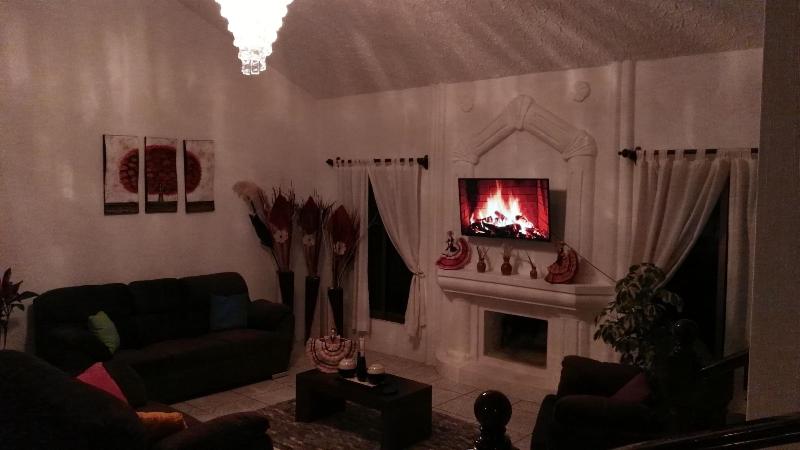 Lia Ajijic  Lakeside B&b