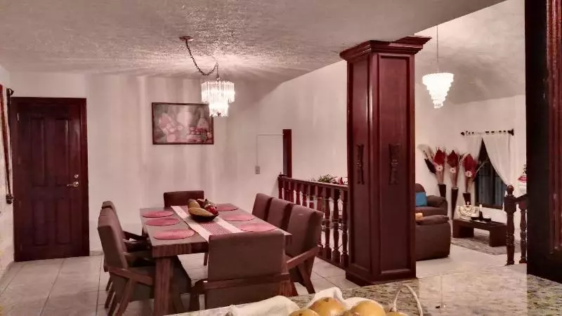 Lia Ajijic  Lakeside B&b