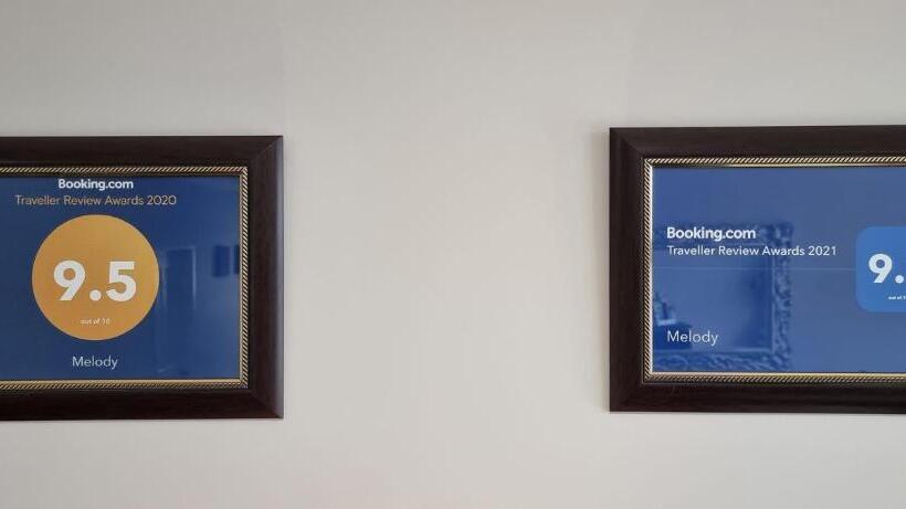 فندق على الطريق Melody