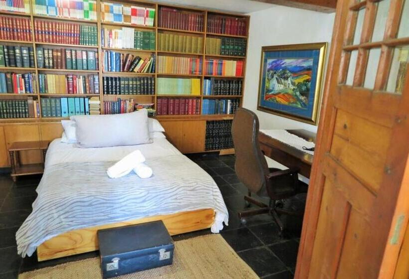 تختخواب و صبحانه Sandton Farmhouse