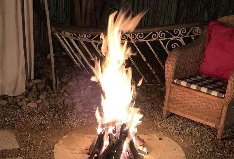 تختخواب و صبحانه Sandton Farmhouse