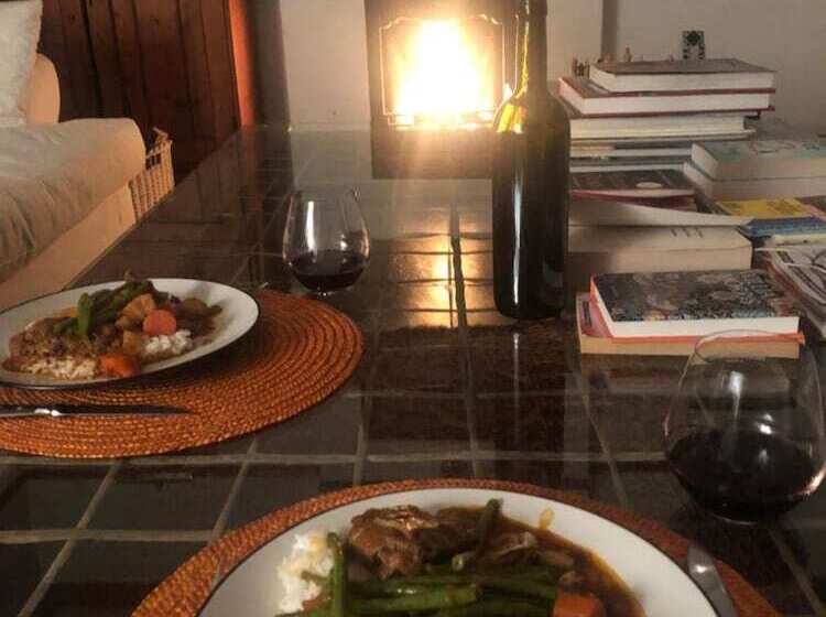 تختخواب و صبحانه Sandton Farmhouse