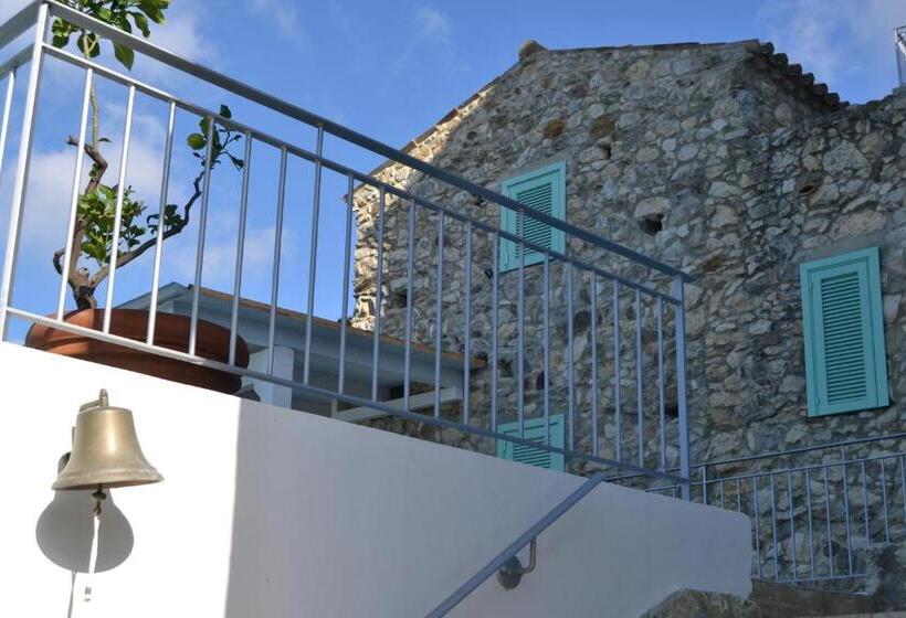 פונדק Borgo Rosso Di Sera Resort