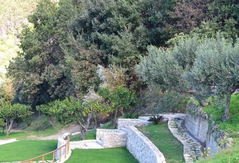 פונדק Borgo Rosso Di Sera Resort