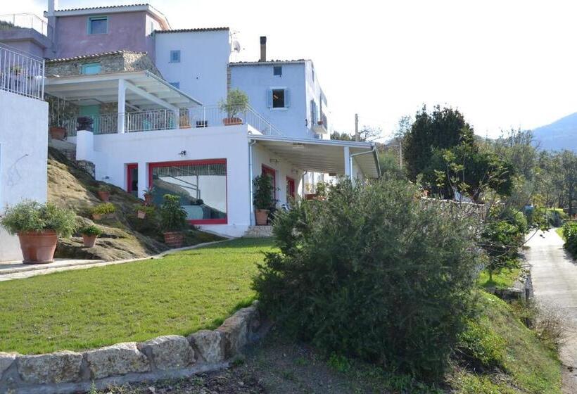 פונדק Borgo Rosso Di Sera Resort