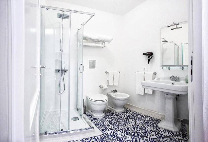 פונדק Borgo Rosso Di Sera Resort