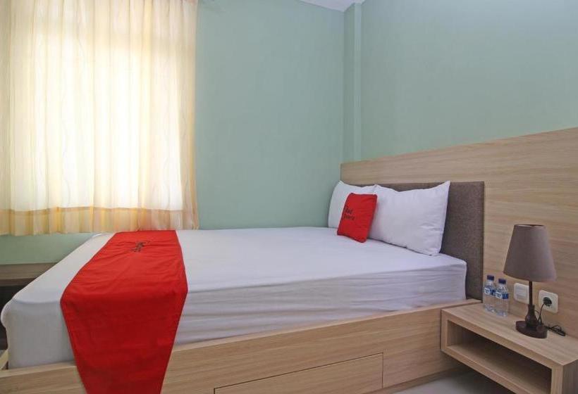 فندق Reddoorz Near Solo Balapan Station