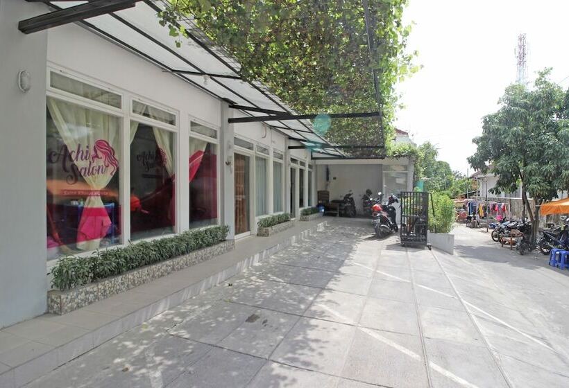 فندق Reddoorz Near Solo Balapan Station