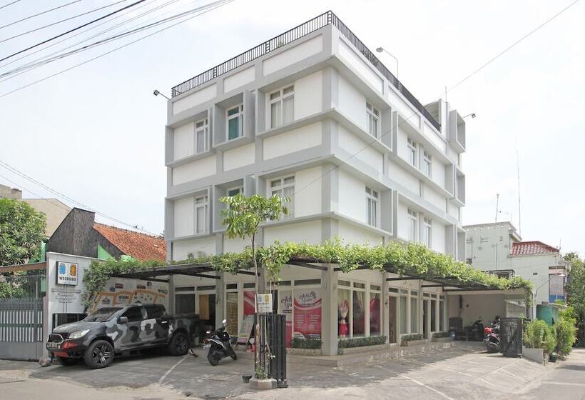 فندق Reddoorz Near Solo Balapan Station