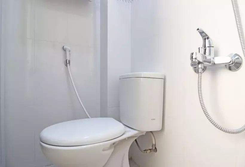 Hotelli Reddoorz Near Solo Balapan Station