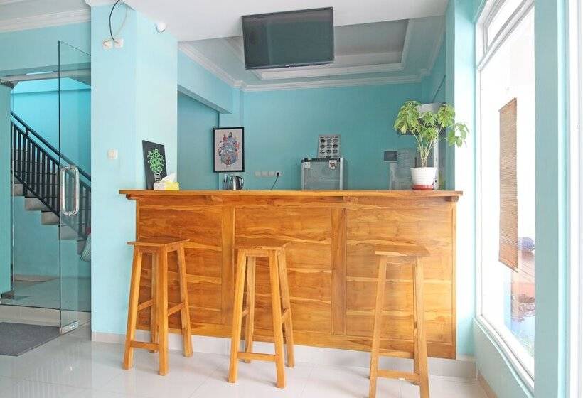 فندق Reddoorz Near Solo Balapan Station