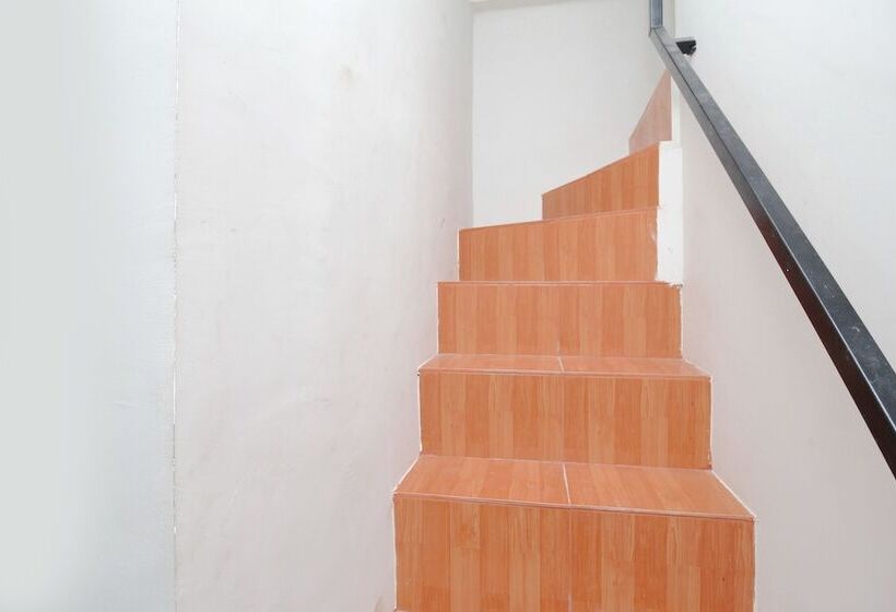 ユースホステル Kamar Keluarga Bandara Mas Syariah