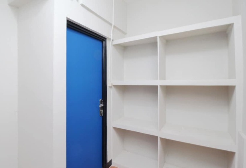 ユースホステル Kamar Keluarga Bandara Mas Syariah