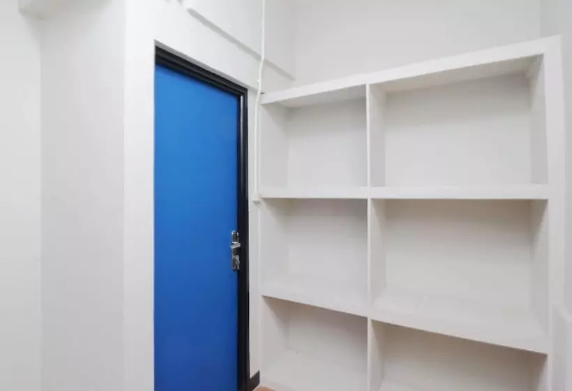 Retkeilymaja Kamar Keluarga Bandara Mas Syariah