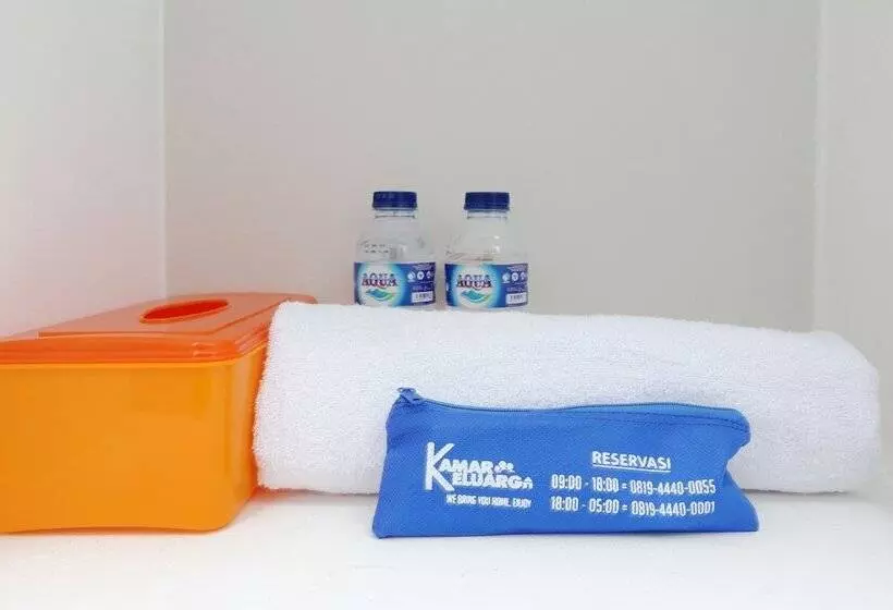 Retkeilymaja Kamar Keluarga Bandara Mas Syariah