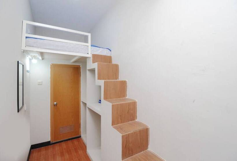 ユースホステル Kamar Keluarga Bandara Mas Syariah