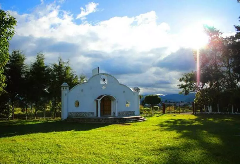 Paz En La Tormenta Tejar   Hostel
