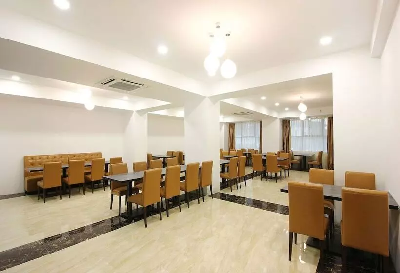 ホテル Sri Rama Excellency By Oyo Rooms