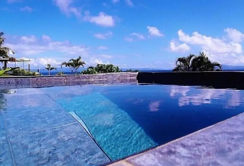 Aamiaismajoitus (B&B) Makaira Resort