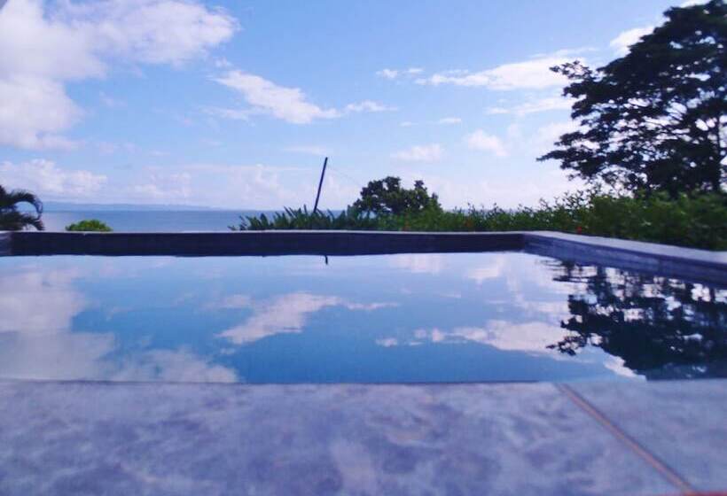 צימר Makaira Resort