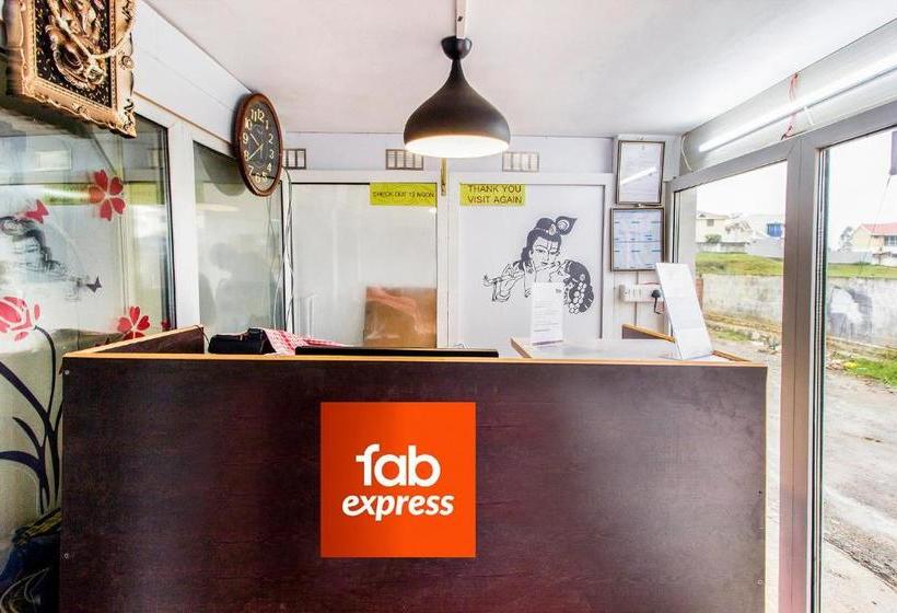 בית מלון כפרי Fabexpress Grand Castle Hill Resorts   Ooty Lake   800m