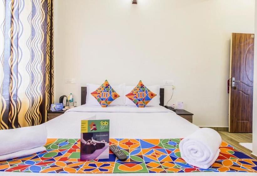 בית מלון כפרי Fabexpress Grand Castle Hill Resorts   Ooty Lake   800m