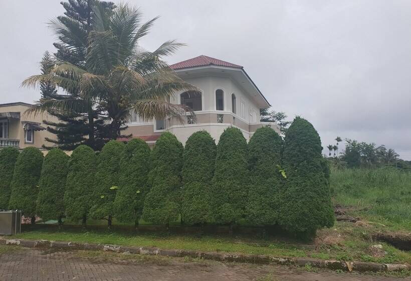 Green Hill Villa Sibolangit