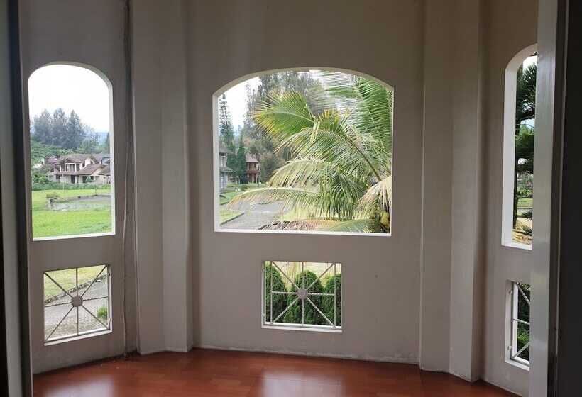 Green Hill Villa Sibolangit