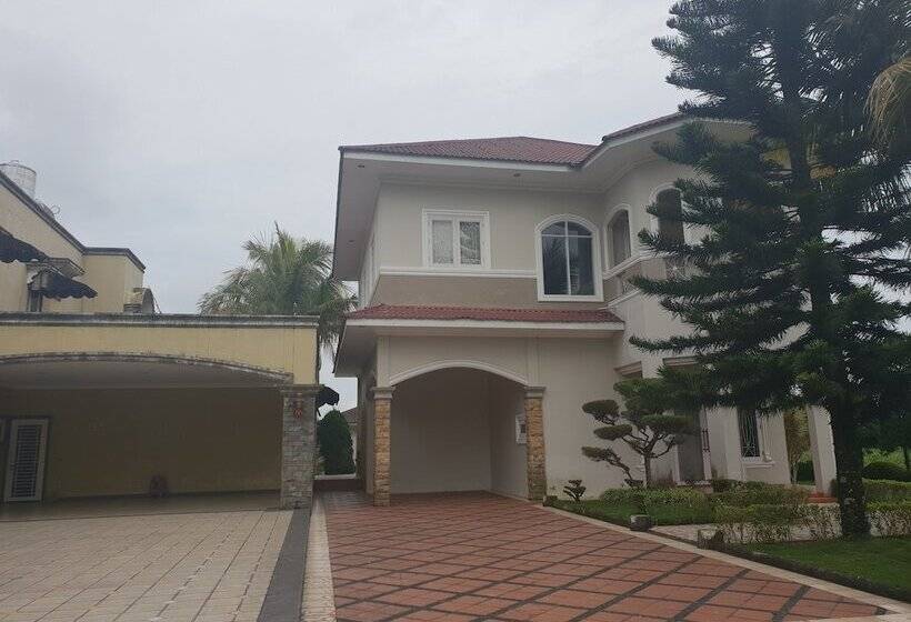 Green Hill Villa Sibolangit