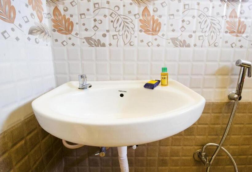 בית מלון כפרי Fabexpress Grand Castle Hill Resorts   Ooty Lake   800m