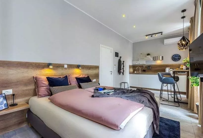 Number 1 Deluxe Apartments