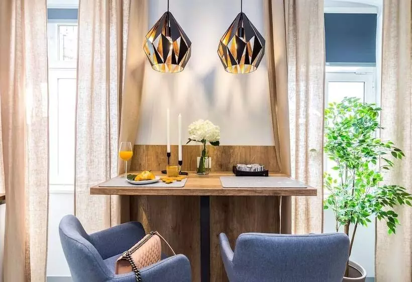 Number 1 Deluxe Apartments