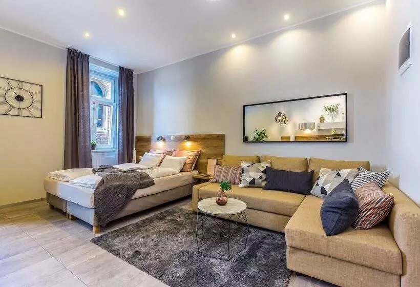 Number 1 Deluxe Apartments