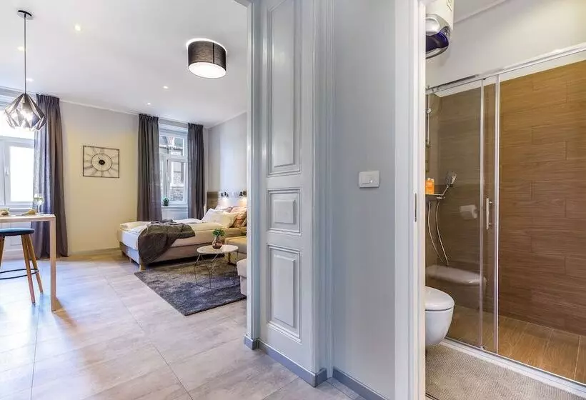 Number 1 Deluxe Apartments