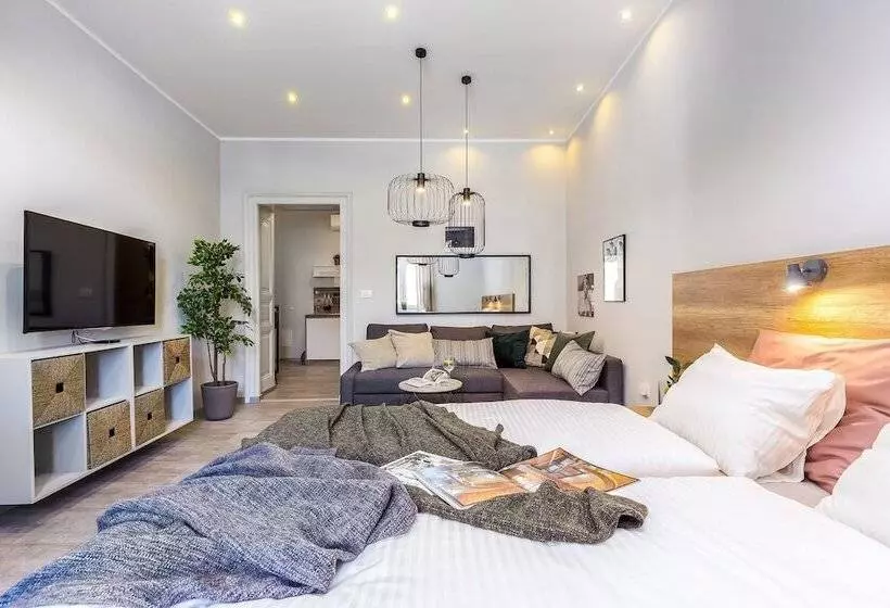 Number 1 Deluxe Apartments