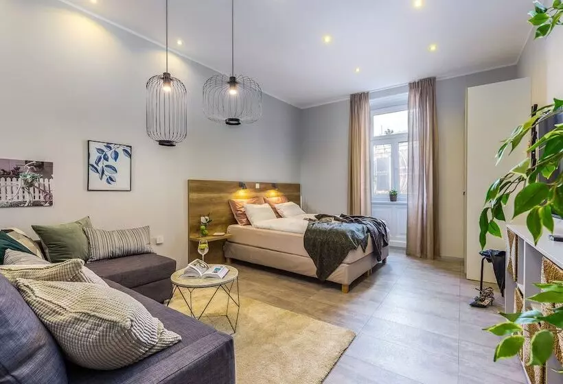 Number 1 Deluxe Apartments