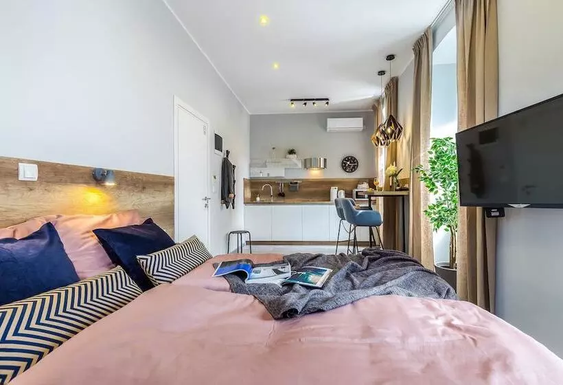 Number 1 Deluxe Apartments