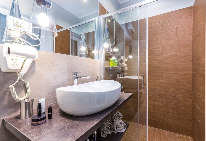 Number 1 Deluxe Apartments