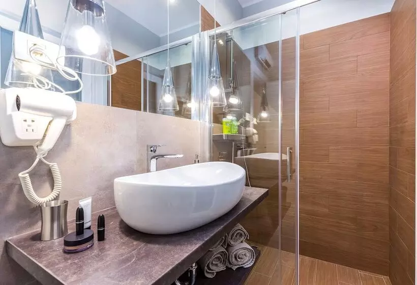 Number 1 Deluxe Apartments