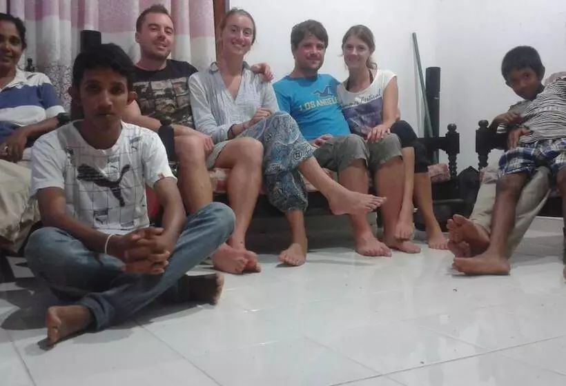 پانسیون Jayaru Guest House