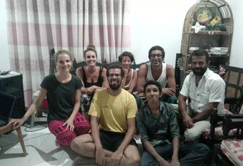 پانسیون Jayaru Guest House