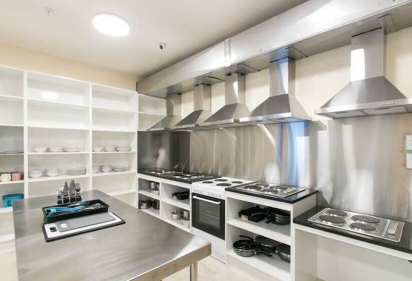 Общежитие Hobson Lodge