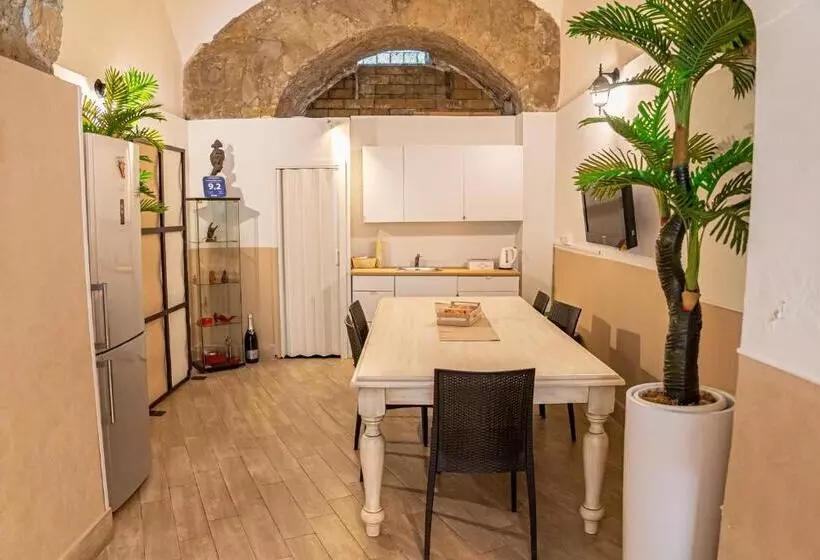 Aamiaismajoitus (B&B) Bruno's Historic Home