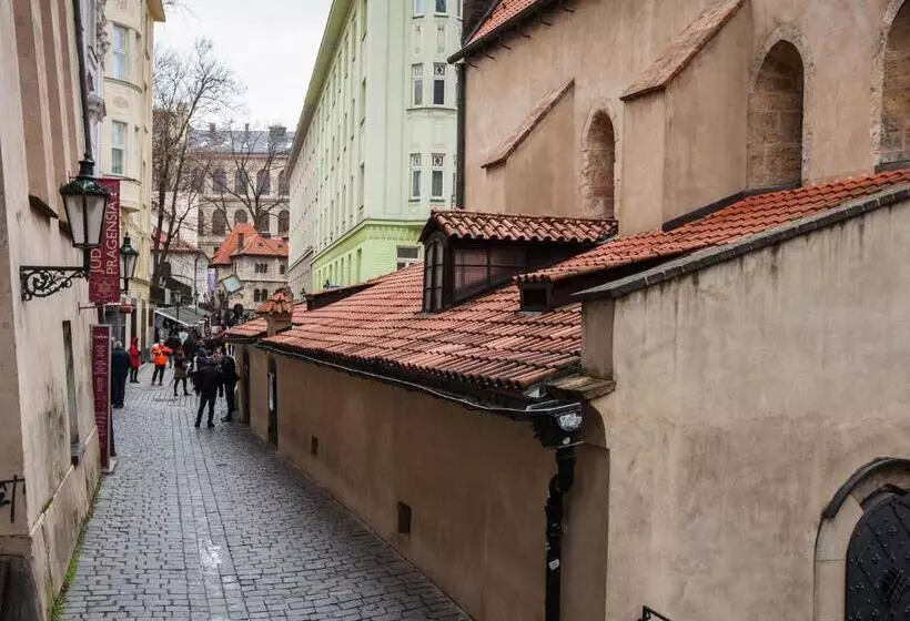 Golden Prague Rooms