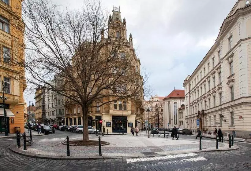 Golden Prague Rooms