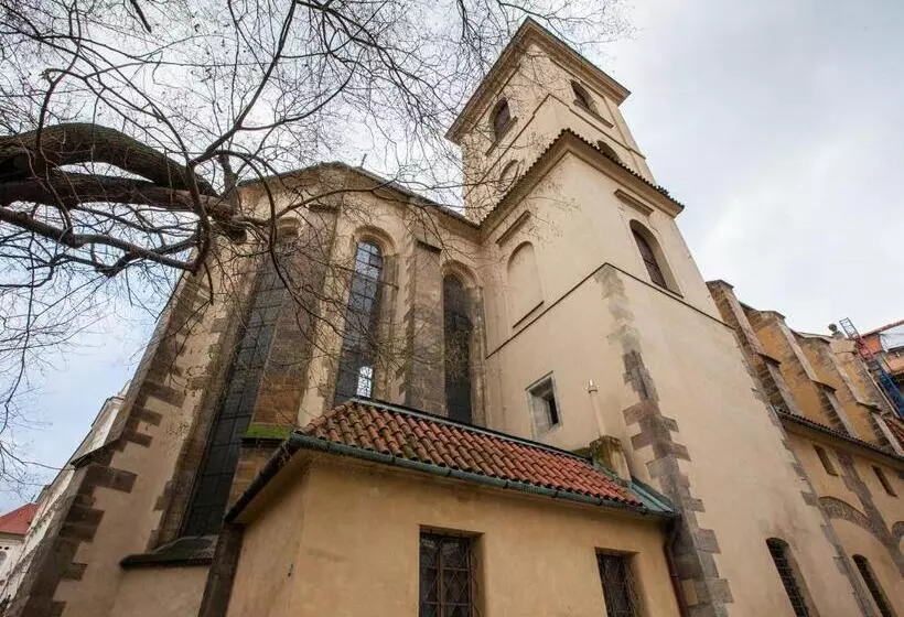 Golden Prague Rooms