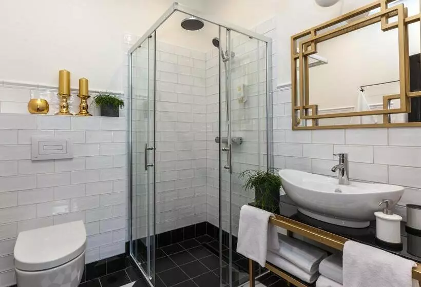 Golden Prague Rooms