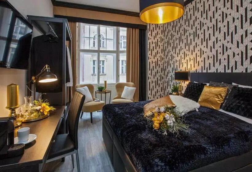 Golden Prague Rooms