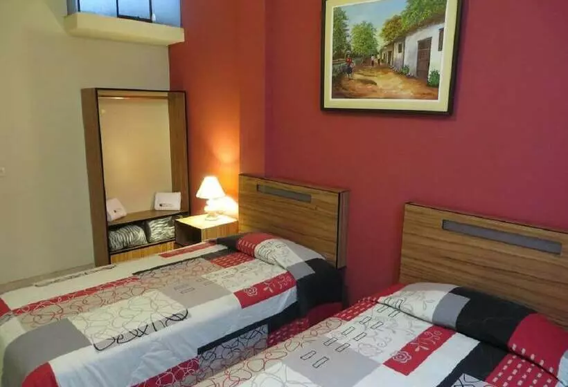 Hostal Hellen Ross